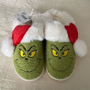 American Eagle Outfitters Grinch Slippers - women’s size 8